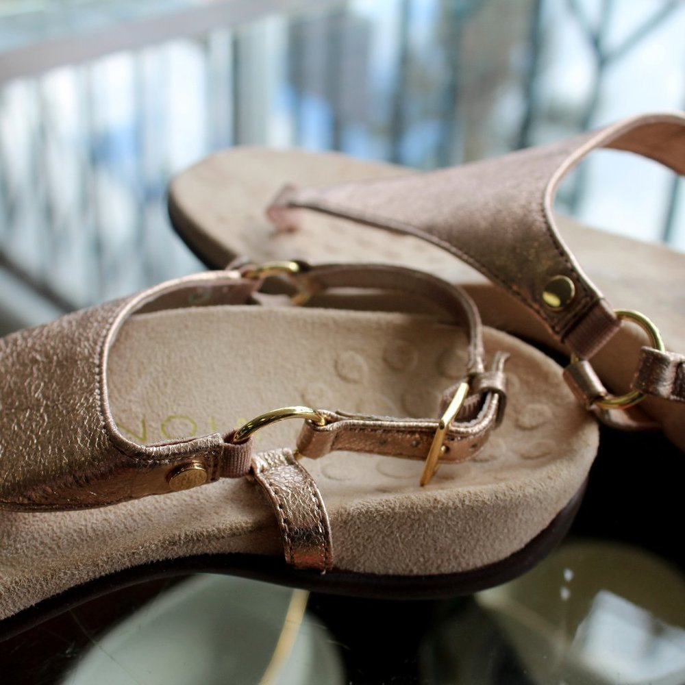 Vionic Kirra Metallic Rose Gold Sandals sz 6.5 New - Picture 3 of 6